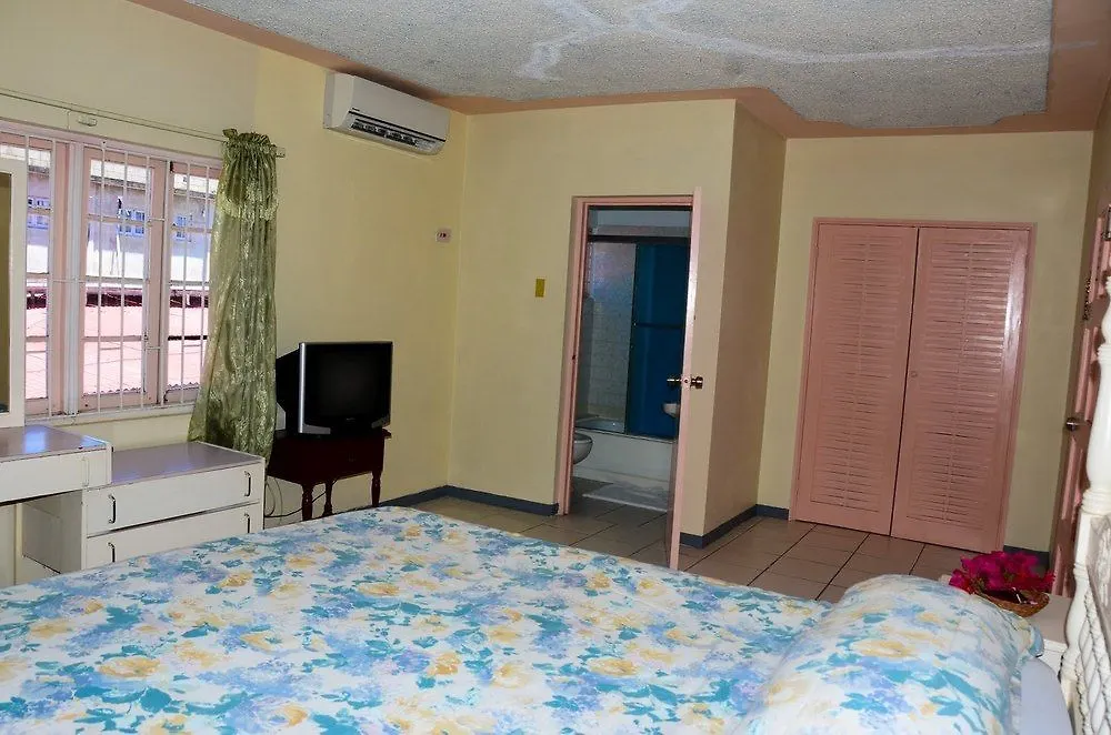 Marine View Hotel Ocho Rios 3*,
